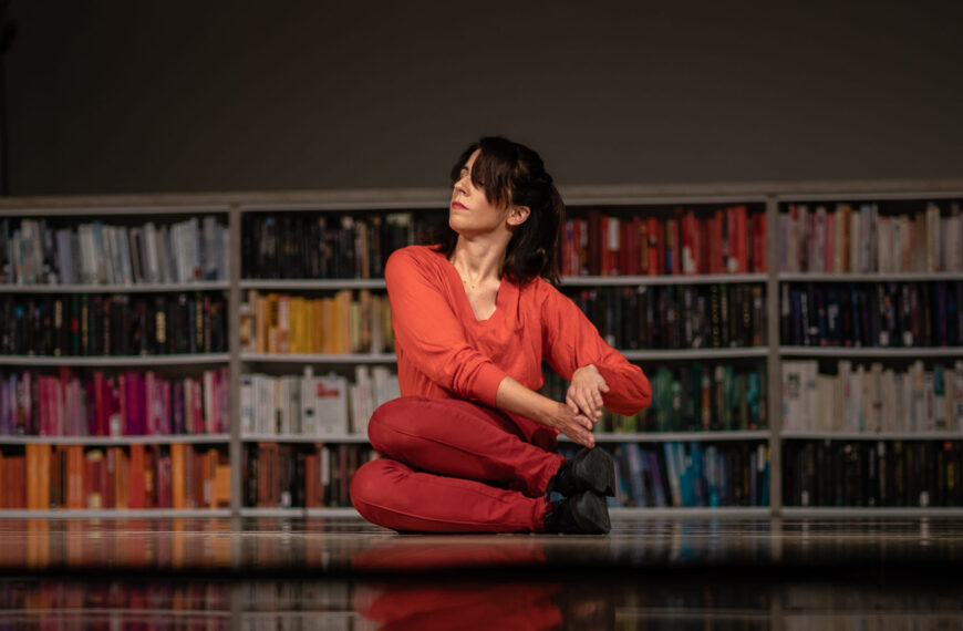 PLESNA PREDSTAVA “FUNERAL FOR MY 20’S” U IZVEDBI KORALJKE BEGOVIĆ