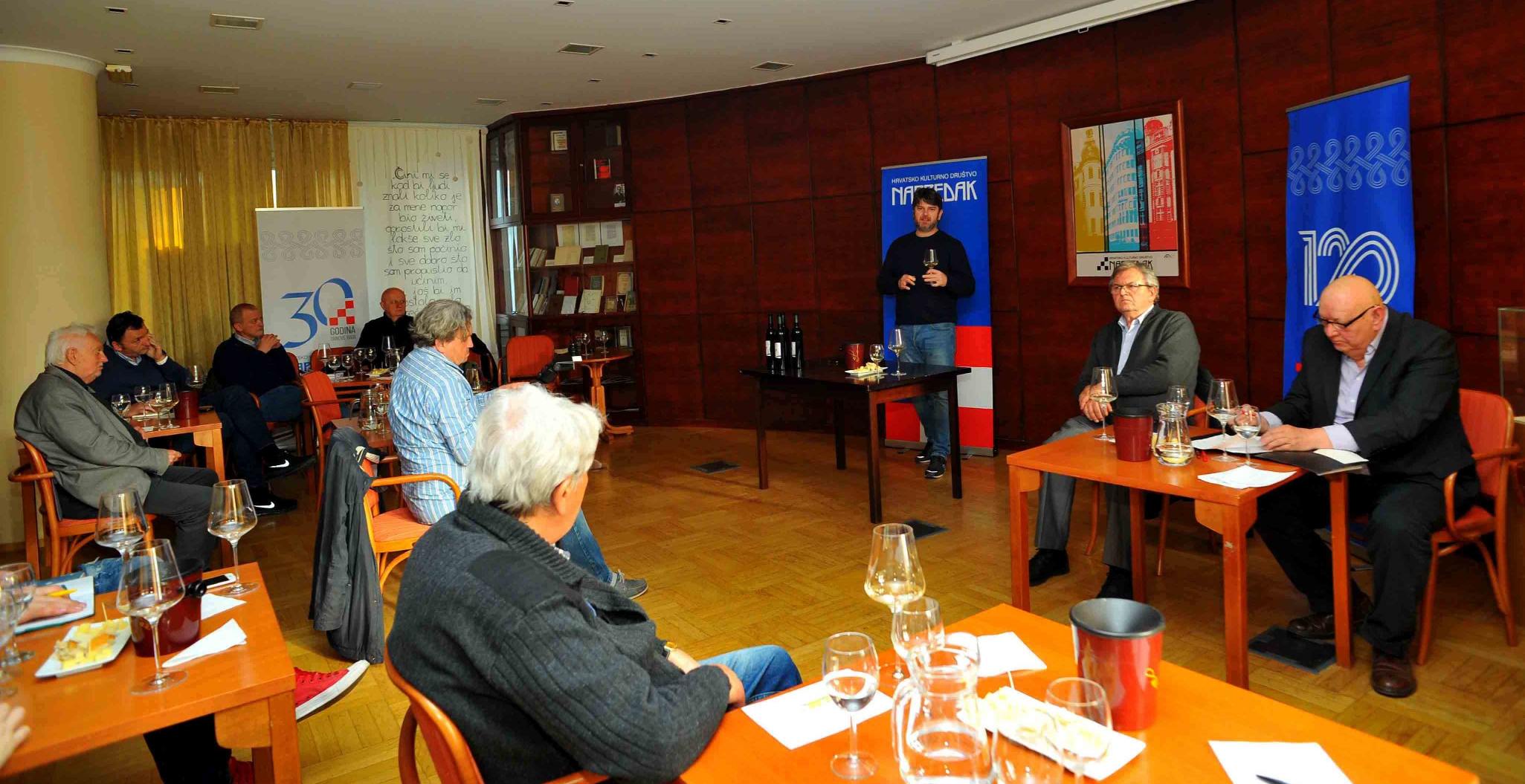 Sokač 3  u Zagrebu 4. 4. 22..odt