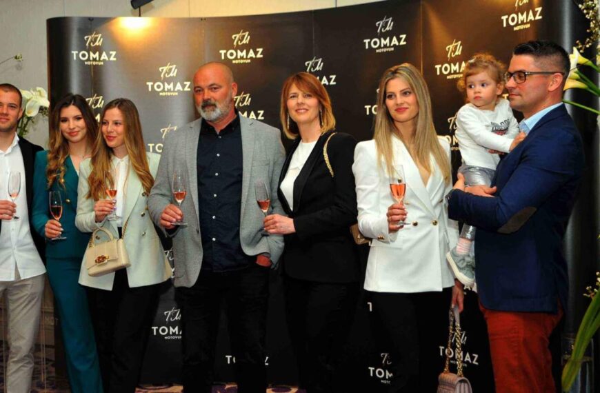 Tomaz “Vina van okvira”