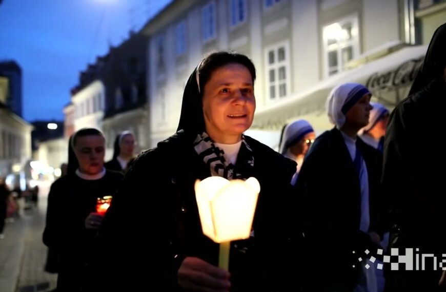 Procesija Majke Božje od Katedrale do Kamenitih vrata