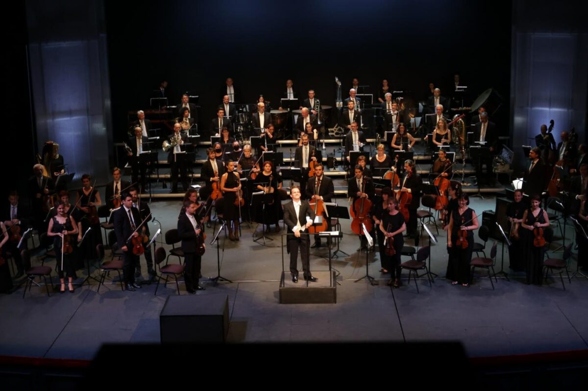 Riječki simfonijski orkestar i šef dirigent Valentin Egel