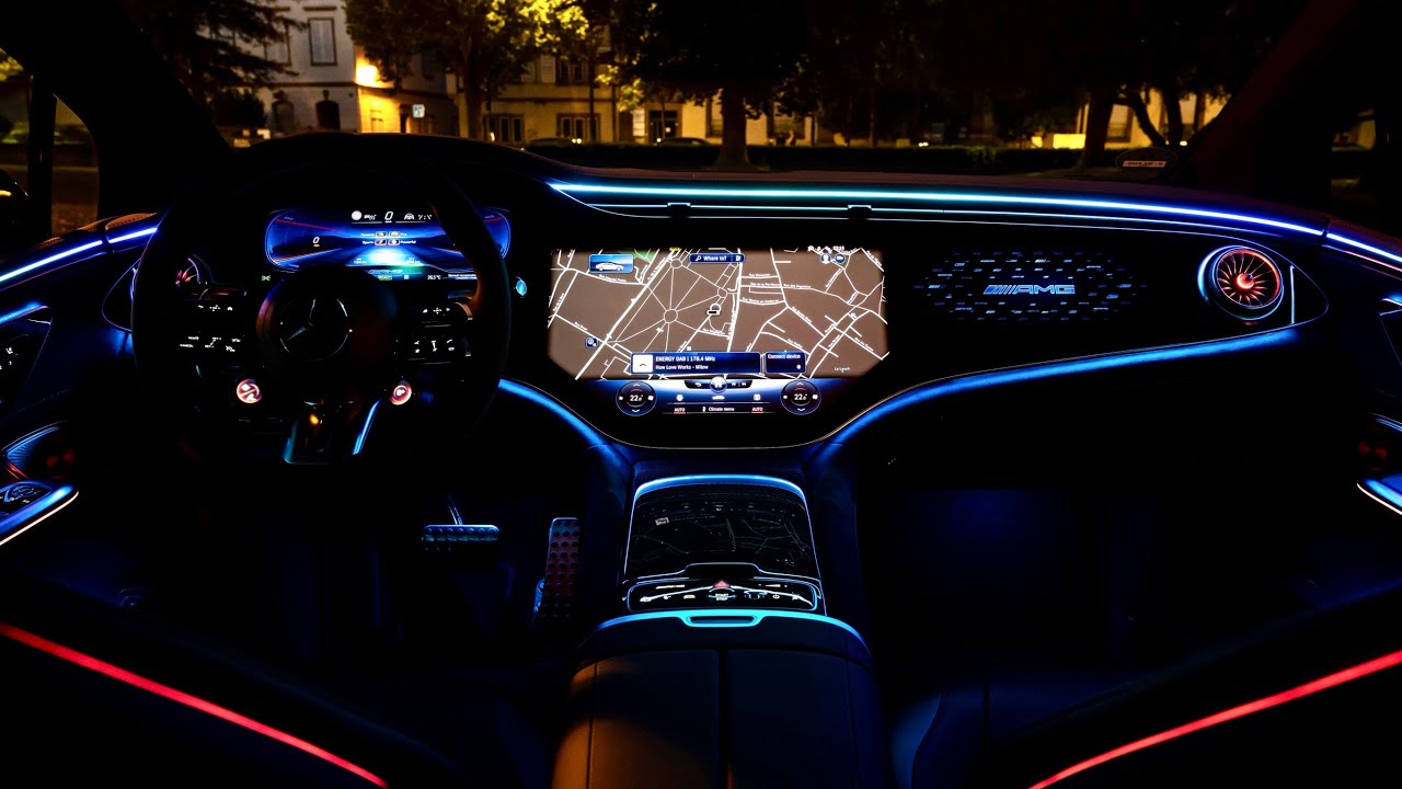 Mercedes AMG EQE 53 (2023) – luda DIGITALNA SVJETLA s projekcijama & AMBIJENTNA SVJETLA