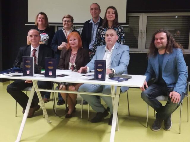 Crnogorski i Hrvatski književnici na promociji crnogorske i hrvatske panorame savremenog pjesništva u Sisku