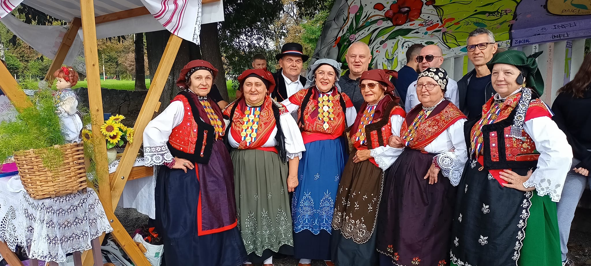 Aktivni hedonizam – 21. Čepinski suncokreti uz osječku manifestaciju HeadOnEast i tradicionalni Sajam antikviteta