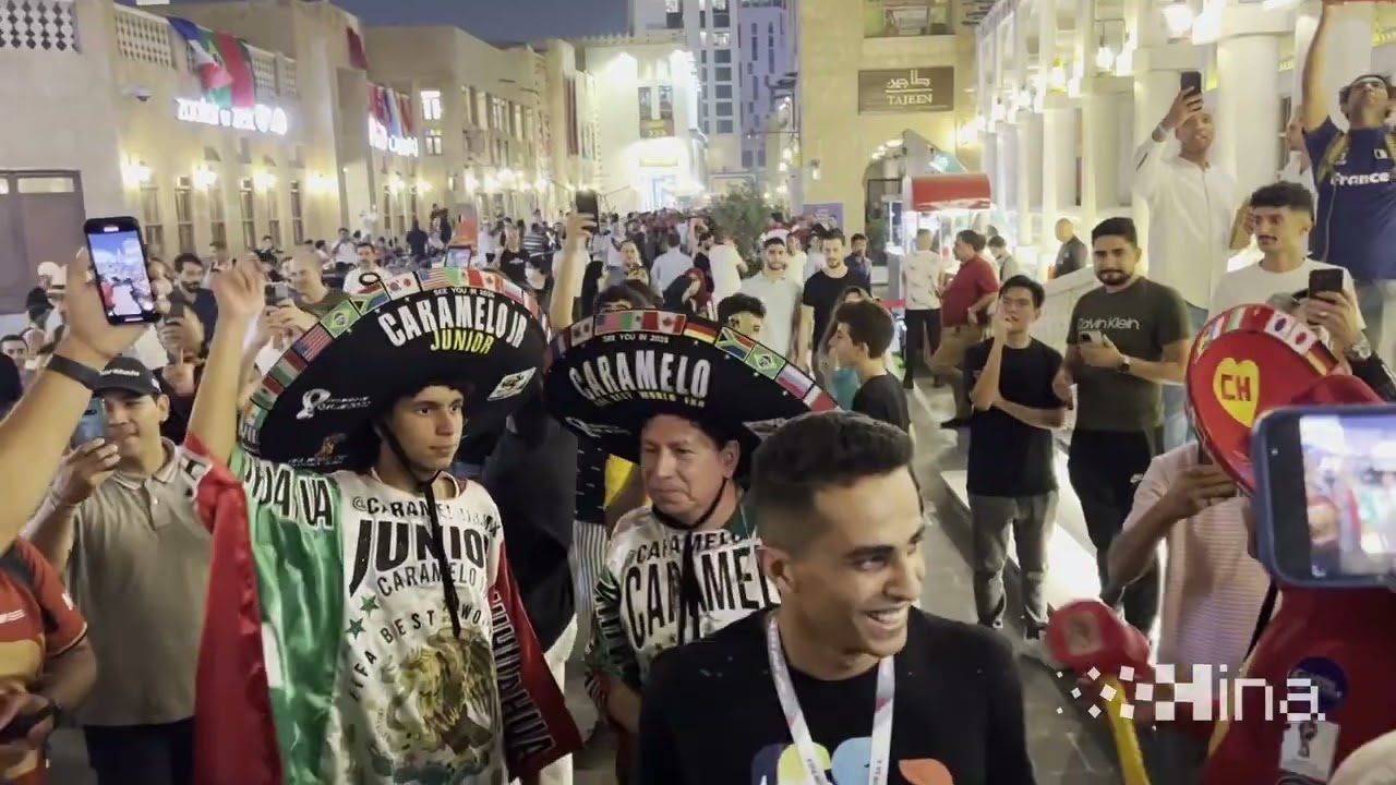 KATAR: Navijači na Souq Waqif tržnici u Dohi