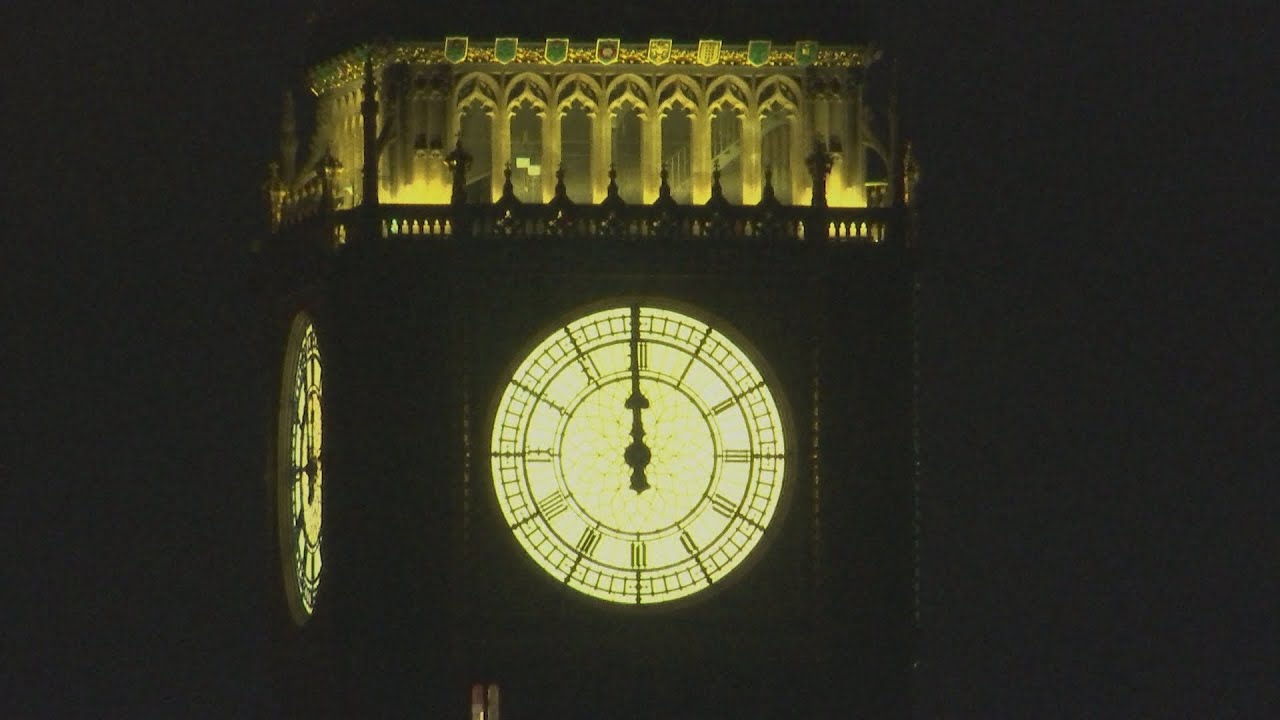 Odavanje počasti kraljici na vatrometu u Londonu 2023.