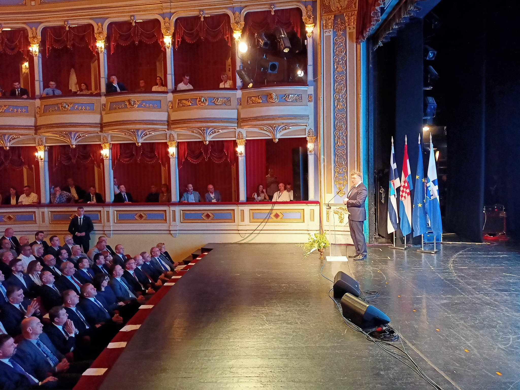 Predsjednik Vlade na otvorenju Regionalnog distribucijskog centra za voće i povrće u Osijeku