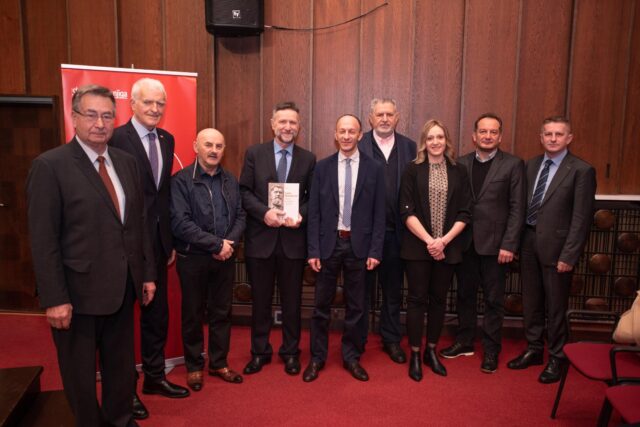Dražen Budiša, akademik Zvonko Kusić, Karlo Starčević, dr. sc. Pavo Barišić, Ernest Petry, dr. sc. Ante Žužul, Jasna Orešković Brkljačić, dr. sc. Ivica Mataija i prof. dr. sc. Željko Holjevac