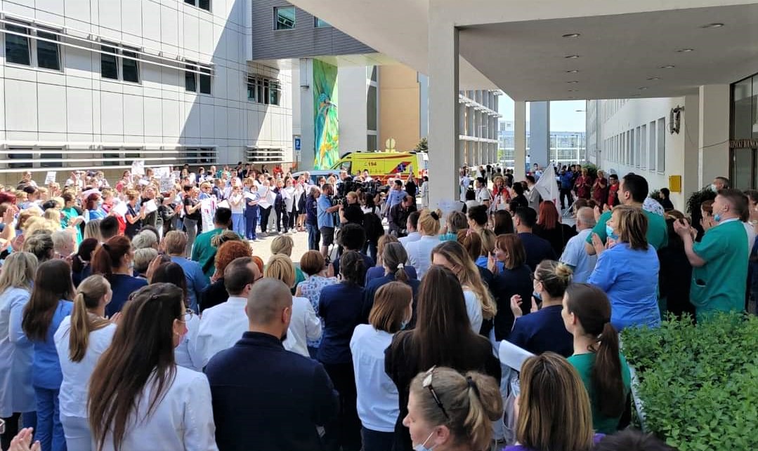 I mi smo zdravstvo – prosvjed ispred KBC-a Zagreb