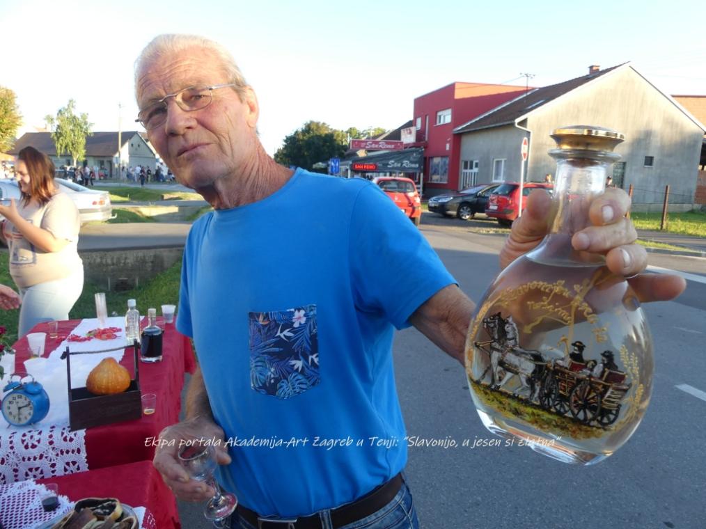 Ekipa portala Akademija-Art Zagreb u Tenji ”Slavonijo, u jesen si zlatna”