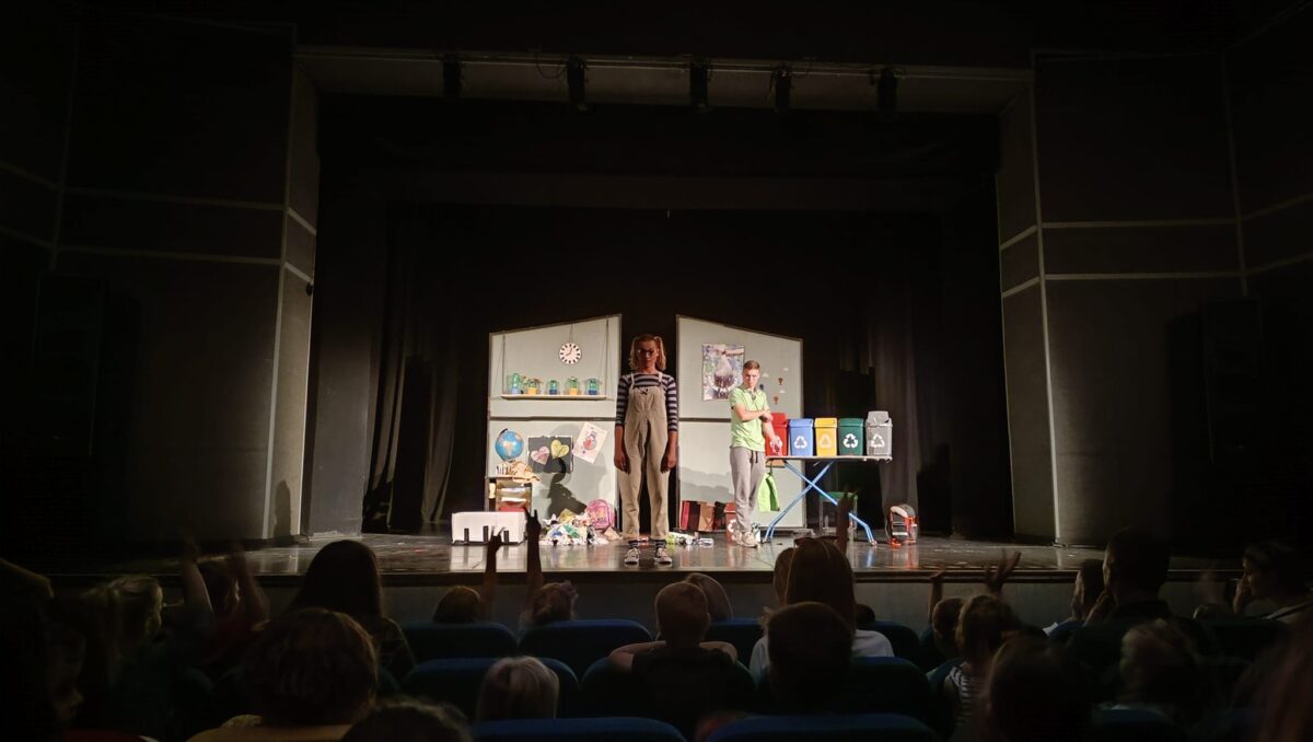 GK Zorin dom Karlovac na pozornici Dječjeg kazališta Branka Mihaljevića