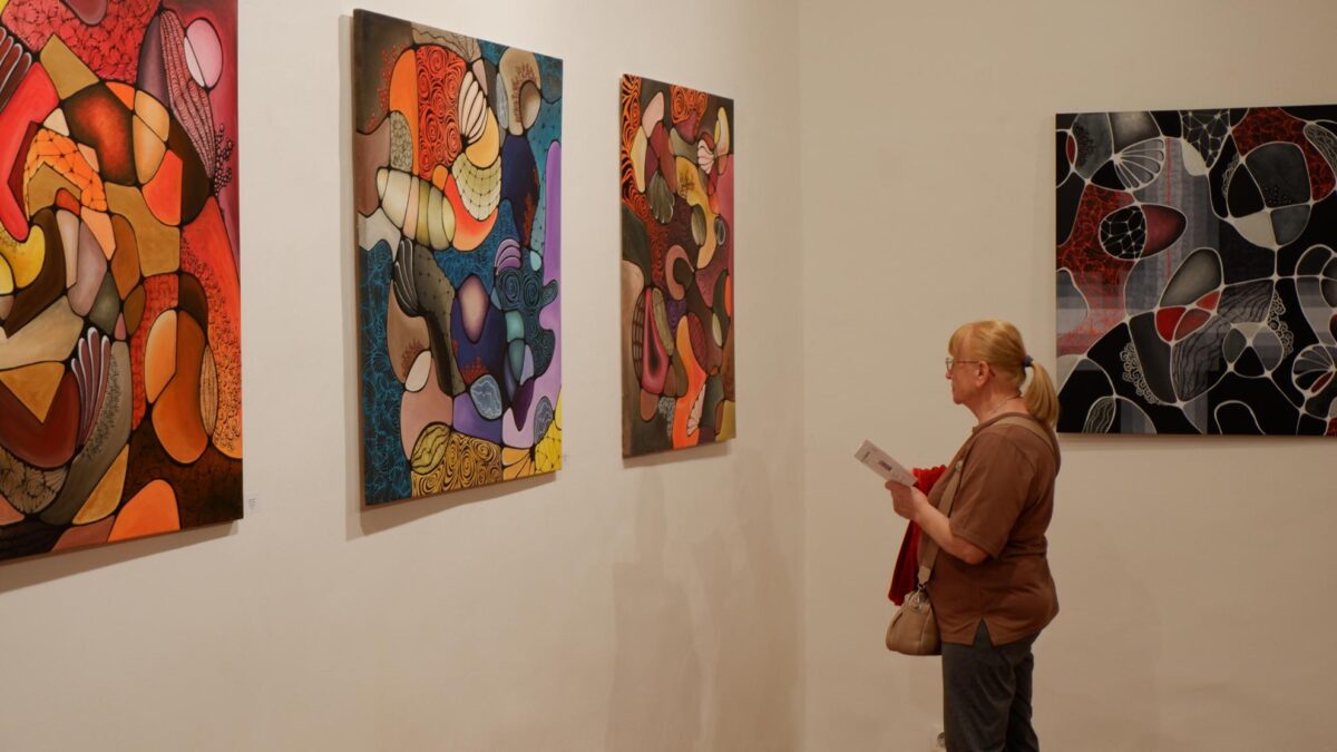 Samostalna Izložba mentalni Vrtovi akademske Umjetnice maje Cipek otvorena Je U karlovačkoj Galeriji Zilik (1)