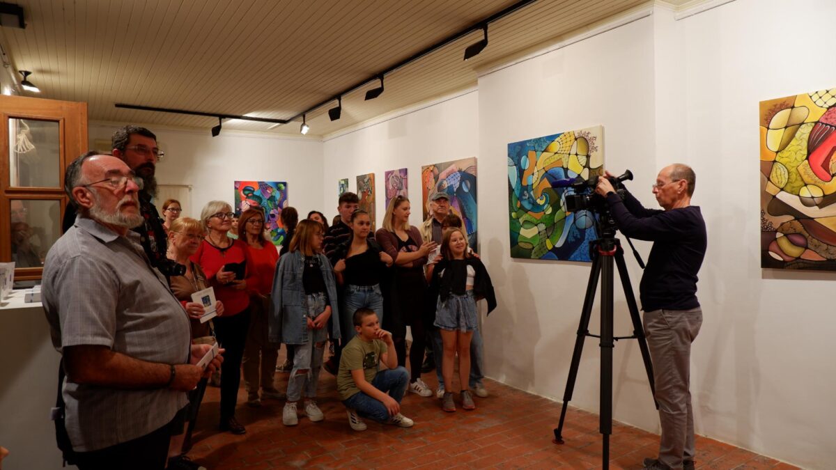 Samostalna Izložba mentalni Vrtovi akademske Umjetnice maje Cipek otvorena Je U karlovačkoj Galeriji Zilik (15)