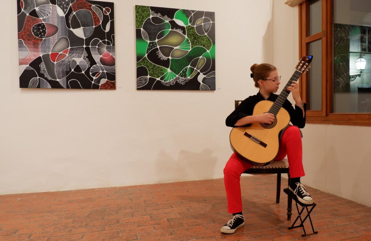 Samostalna Izložba mentalni Vrtovi akademske Umjetnice maje Cipek otvorena Je U karlovačkoj Galeriji Zilik (5)