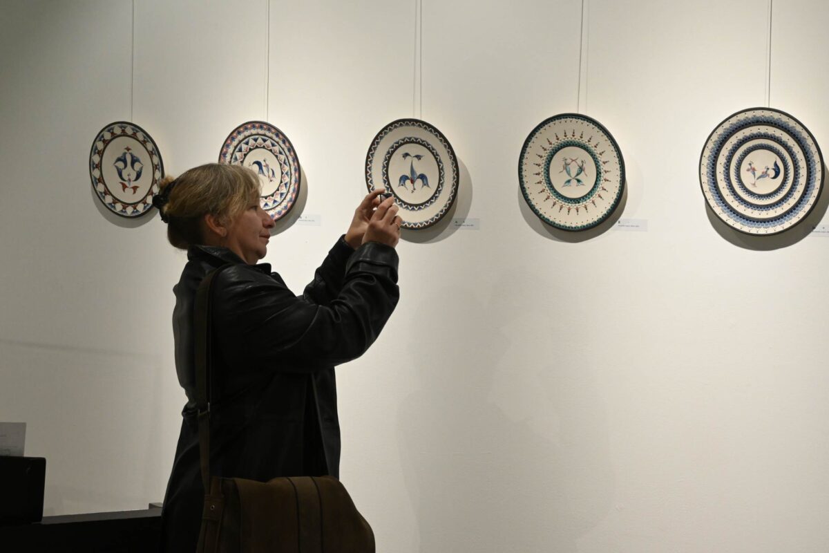 U Zagrebu Otvorena Prva Samostalna Izložba Armenske Umjetnice Aline Gishyan (13)