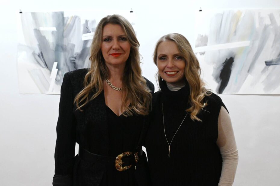 00 Umjetnica Ivana Kutuzović I Kustosica Sonja Švec Španjol