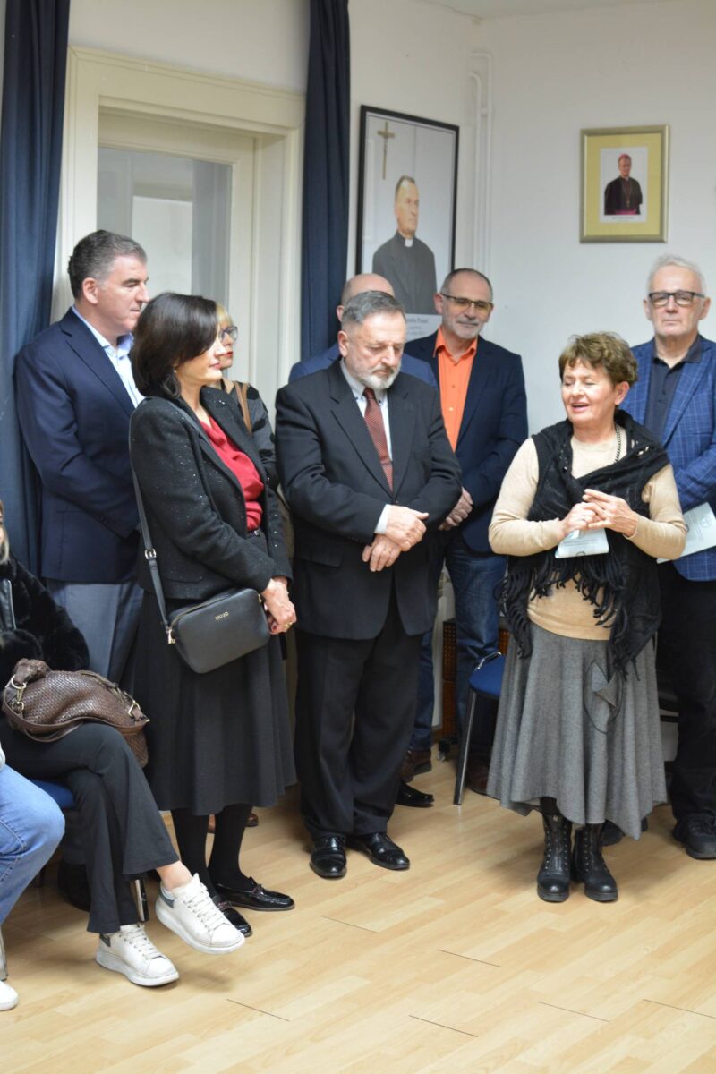 Hkld 16 Božićna Izložba 2023 (60)