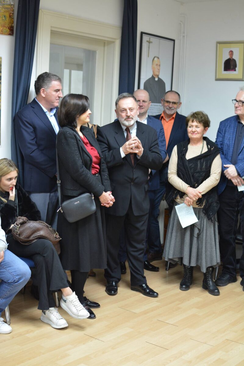 Hkld 16 Božićna Izložba 2023 (62)