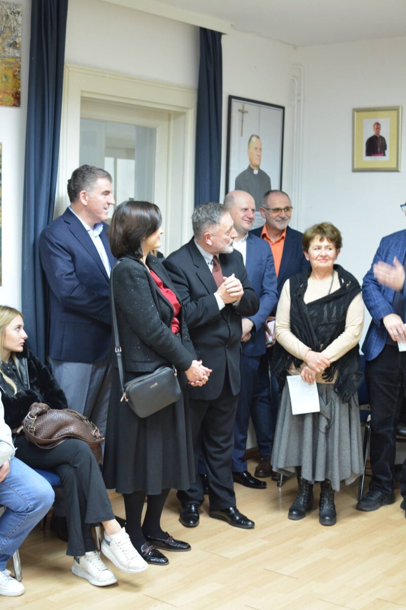 Hkld 16 Božićna Izložba 2023 (63)