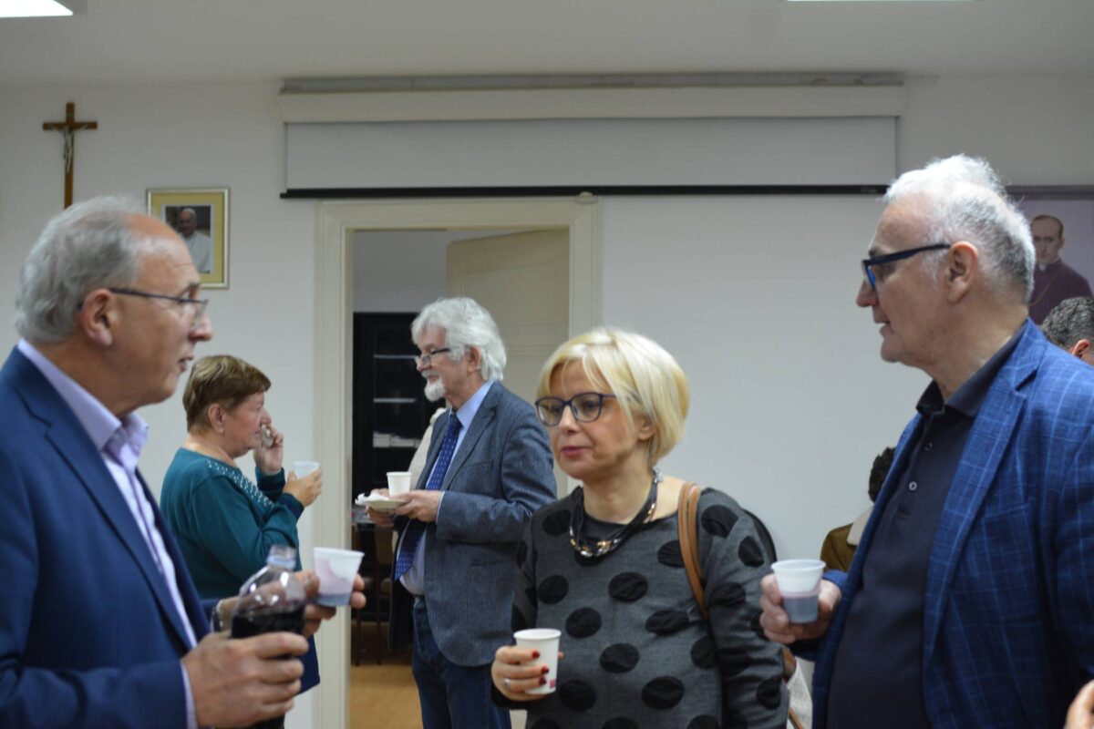 Hkld 16 Božićna Izložba 2023 (76)