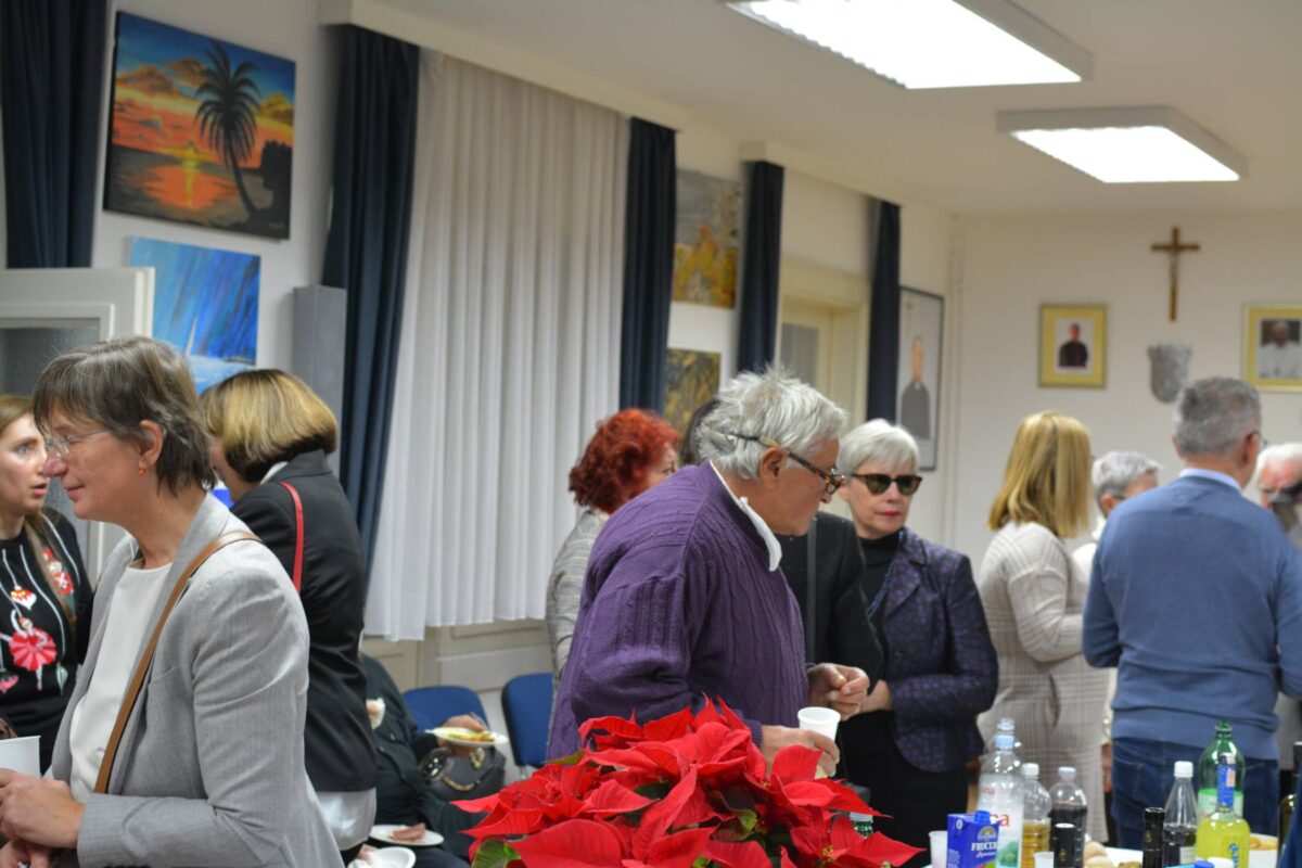 Hkld 16 Božićna Izložba 2023 (80)