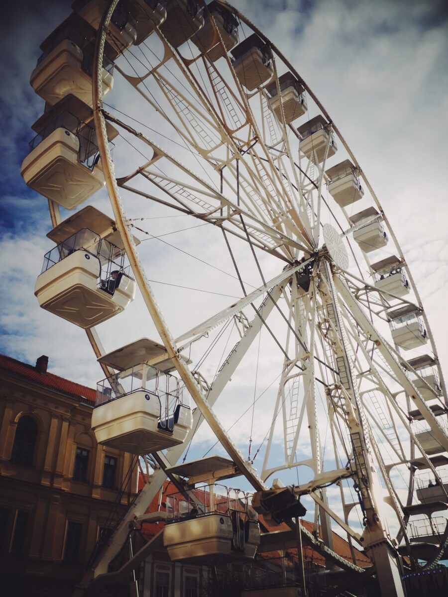 Osječka Djeca U Podne Ispratila Staru I Dočekala Novu Godinu