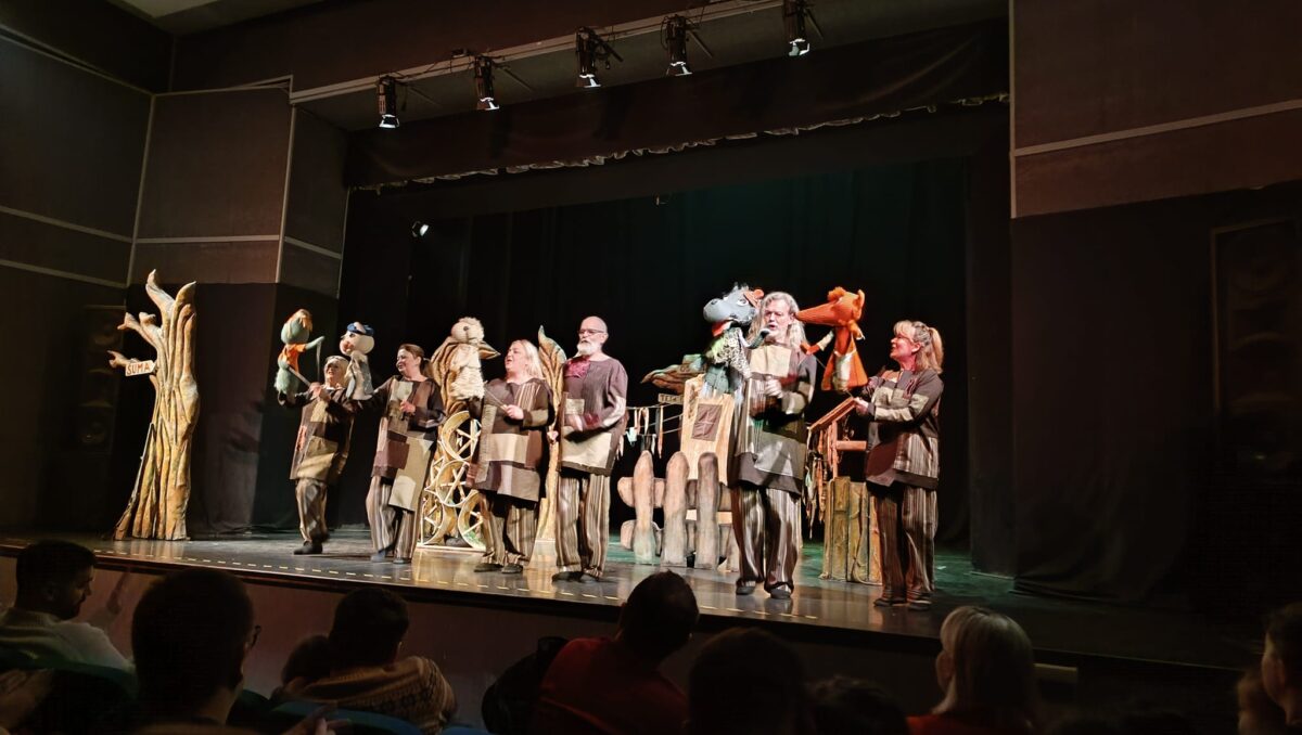 Manifestacija Je Zaključena Svevremenskim Lutkarskim Mjuziklom Zeko, Zriko I Janje.