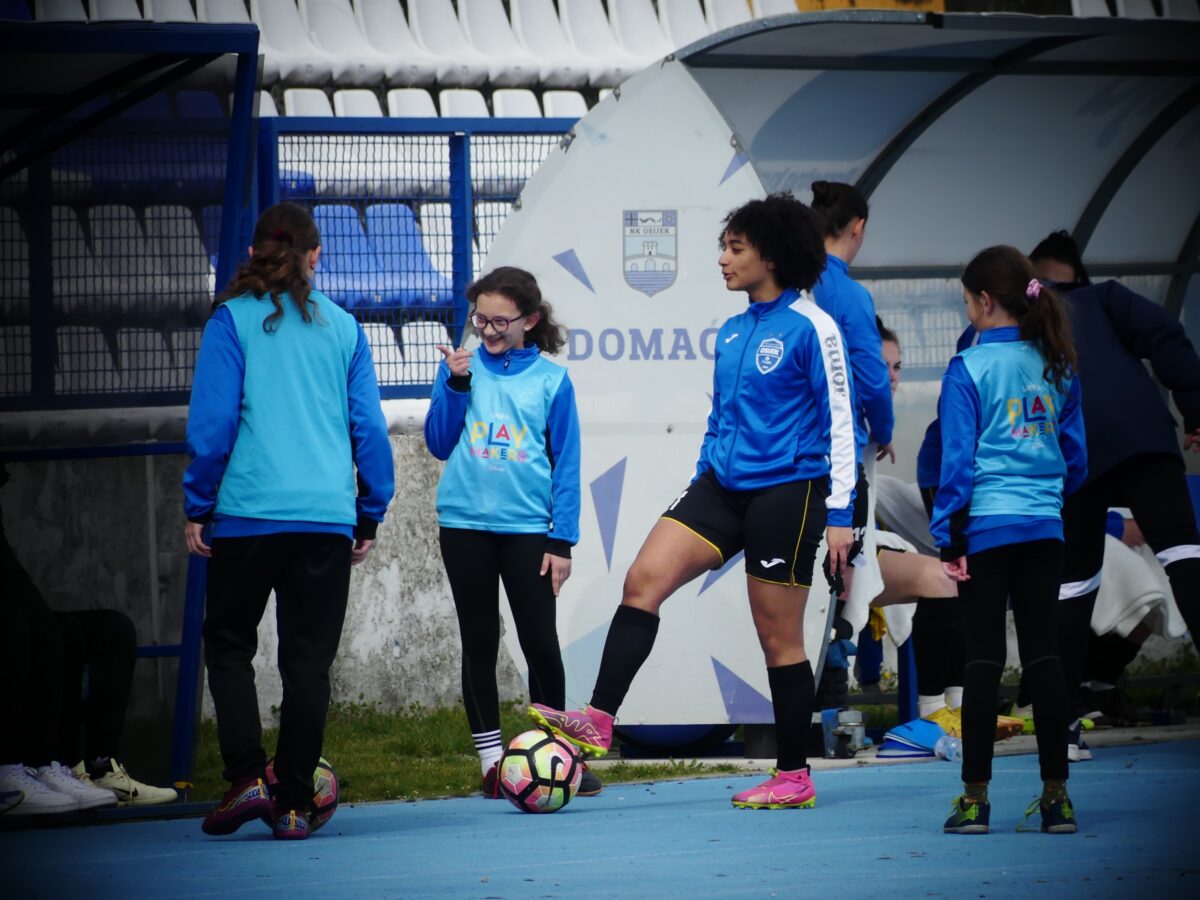 Bijelo Plava Je Maya Lucia