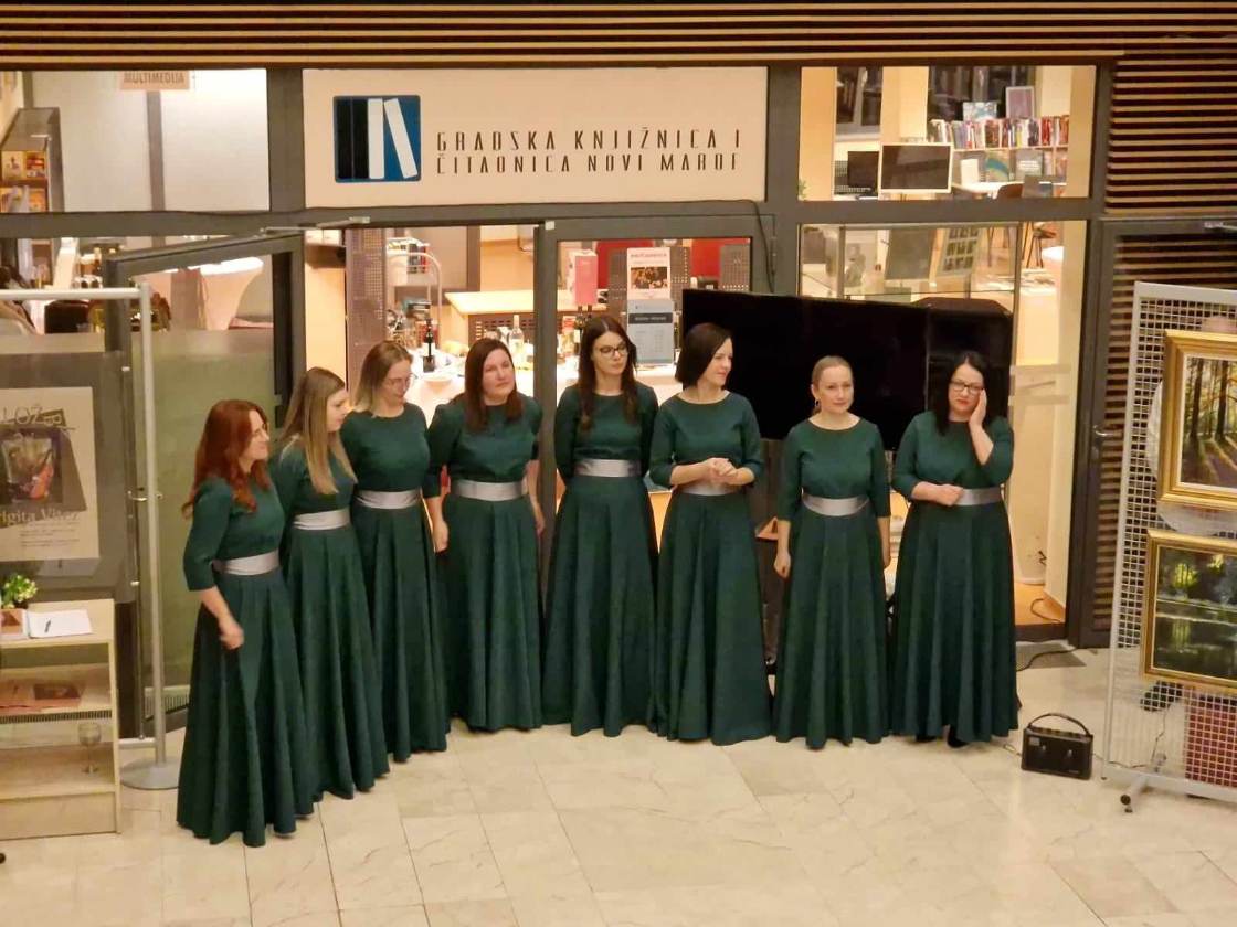 Gdje Se Zemlja Susreće S Dušom Reportaža Sa Svečansti Otvaranja Izložbe Brigite Vitez (9)