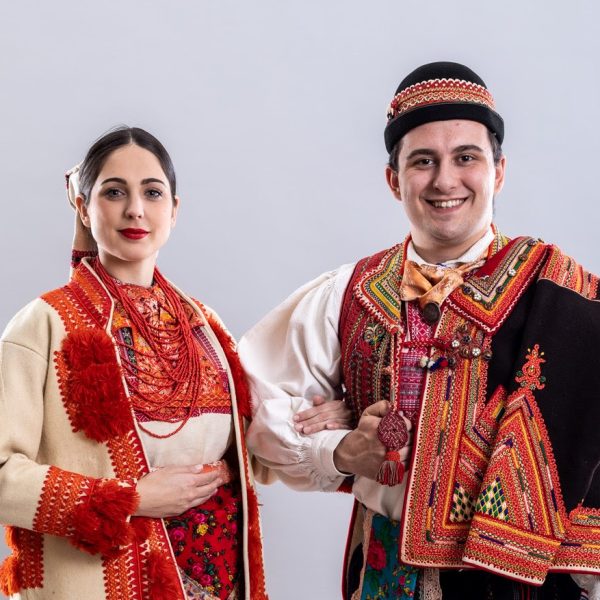 OBUCI TRADICIJU – fotografiranje u narodnim nošnjama u čast Gradu Zagrebu