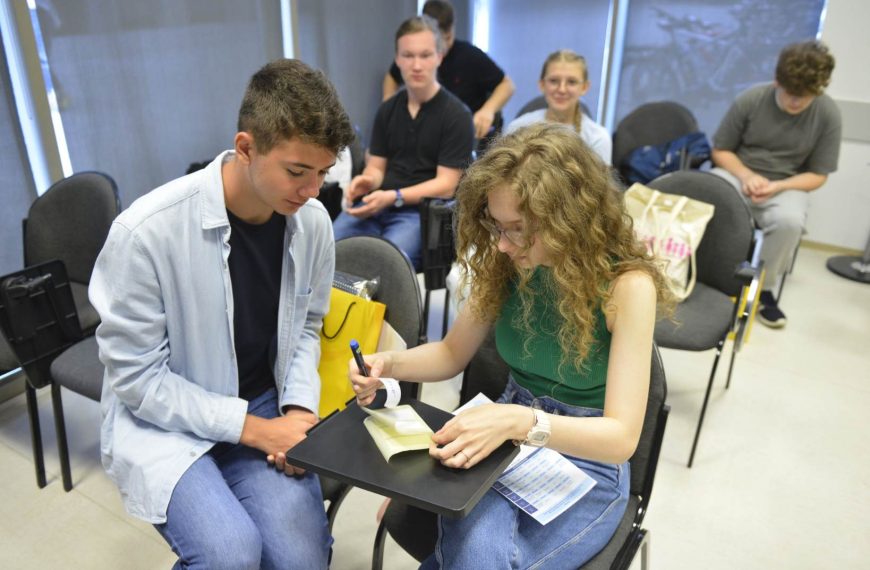 PROMIJENITE SMJER VAŠEM TINEJDŽERU