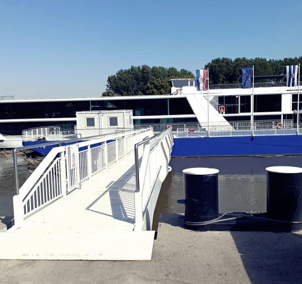Krstarenje Dravom i Dunavom… Tri godine stara Smaragdna Luna u Osijeku