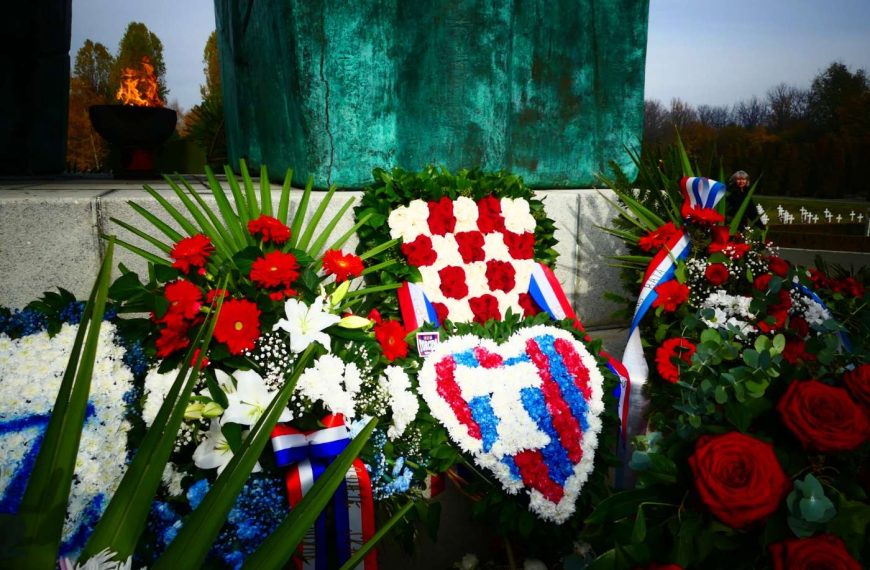 U KOLONI SJEĆANJA HODALO 120.000 LJUDI