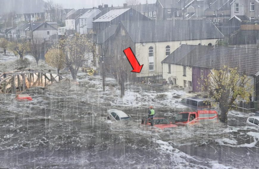 U Walesu kuće, automobili i mostovi potopljeni u poplavama