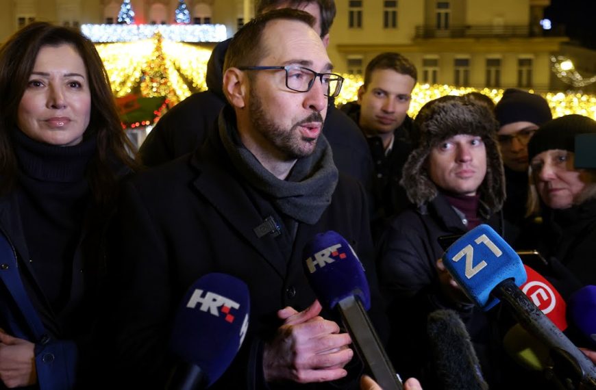 Zagrebački gradonačelnik Tomislav Tomašević otvorio Advent u Zagrebu