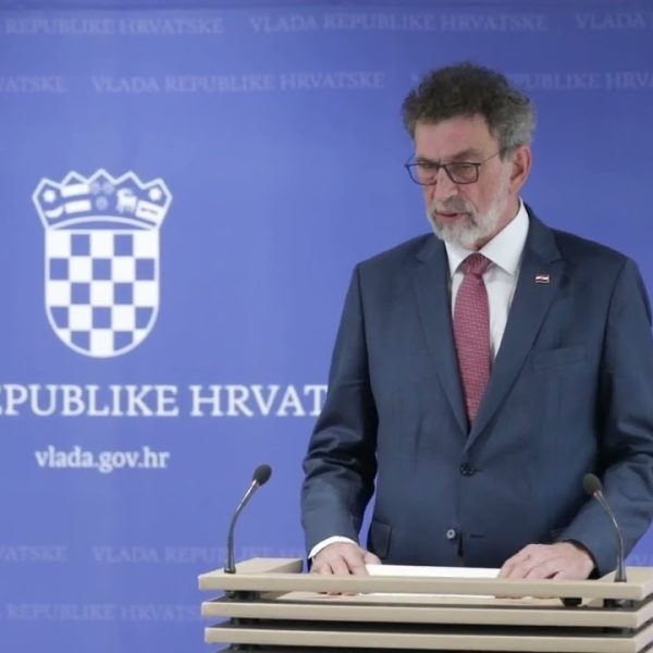 Ministar Fuchs dao izjavu o napadu nožem na učiteljicu i učenike u OŠ Prečko