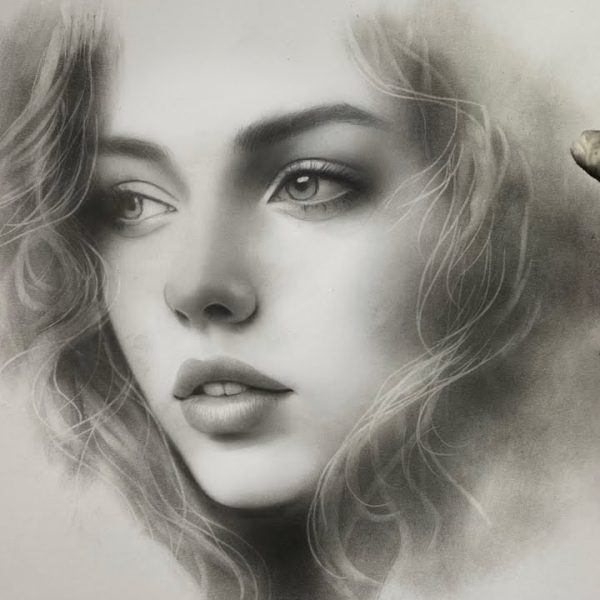 Realistično crtanje portreta djevojke – grafitni prah