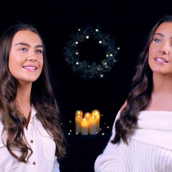 Tiha noć – (sestrinski duet) – Lucy & Martha Thomas – Božićna pjesma