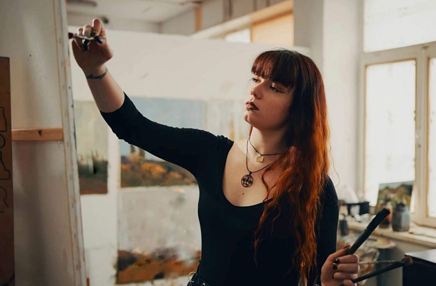 Julia Kršlović: Putovanje kroz podsvijest