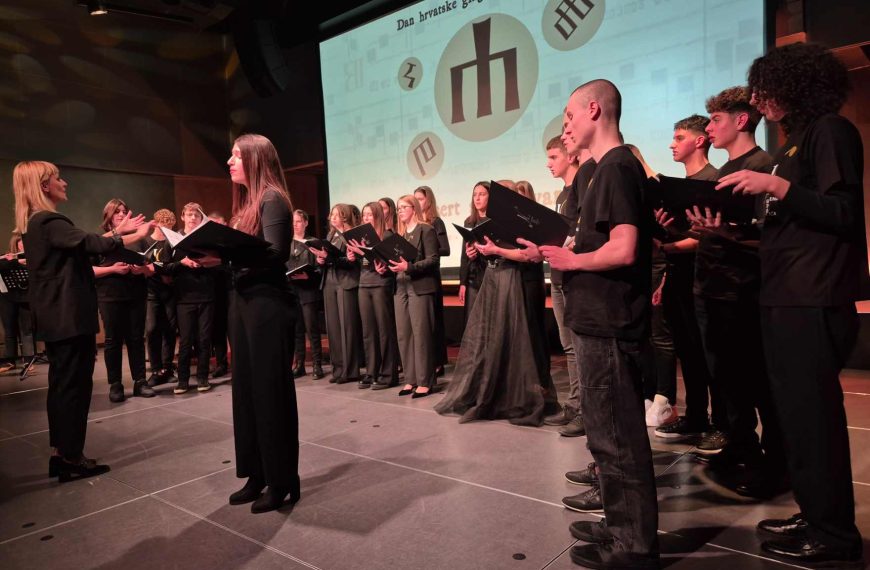 Glagoljaškim pjevanjem obilježen Dan hrvatske glagoljice i glagoljaštva