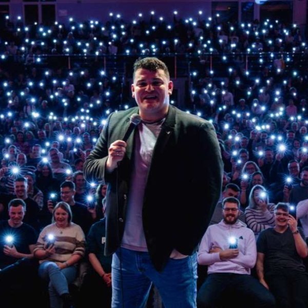 Goran Vinčić Vinča, domaći komičar koji puni stadion – 6. lipnja na Šalati