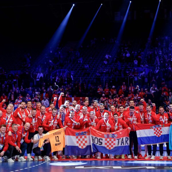 HRVATSKA SVJETSKI DOPRVAK!