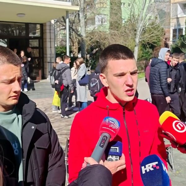 Srednjoškolaci traže kvalitetnije mjere od zaključavanja ulaznih vrata škole