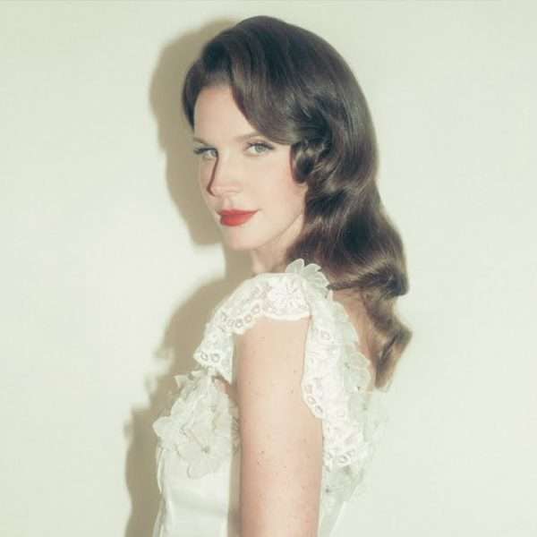 PRINCEZA MELANKOLIJE LANA DEL REY IMA NOVE HIT SINGLOVE