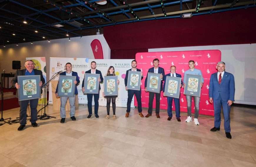 Uoči 31. Vinistre na svečanosti u Poreču dodijeljene nagrade najboljim vinarima