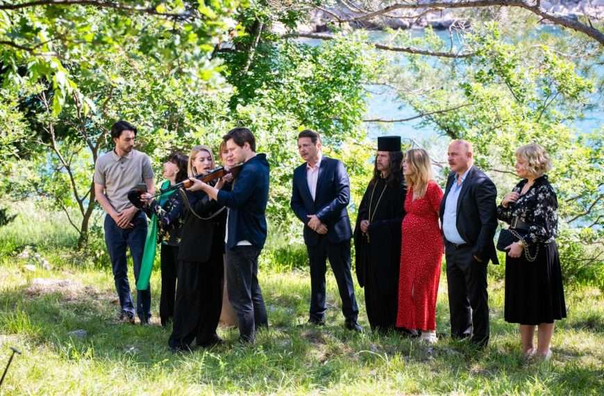 ZVJEZDANOJ GLUMAČKOJ POSTAVI FILMA SVADBA PRIDRUŽILI SE SEKA SABLIĆ I ŽIKA TODOROVIĆ