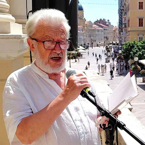 POEZIJA, SUNCE I SNAŽNE PORUKE S BALKONA I U BOOK CAFFEU