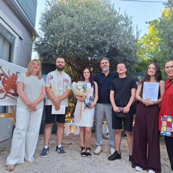 23. MEĐUNARODNA IZLOŽBA “PRIVATNO I JAVNO” 2025, Široki Brijeg, vrt NV galerije