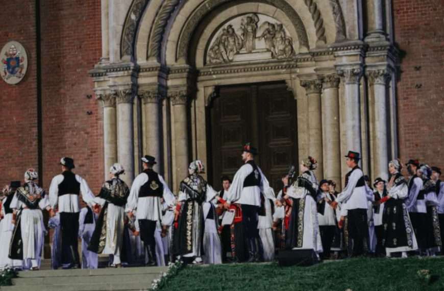 59. Đakovački vezovi otvaraju se scenskom slikom “Šokačko se razigralo kolo…”