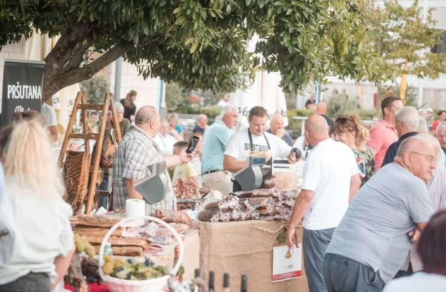 Međunarodni festival pršuta u Drnišu